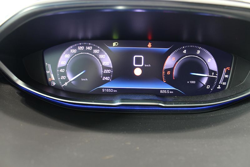 Peugeot 3008 (2022) 1.5BlueHDi,130HP,ČR,1.maj. - fotka 9 z 19