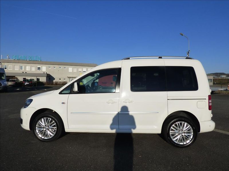 Volkswagen Caddy 2,0 TDI  Cup DSG - fotka 8 z 39