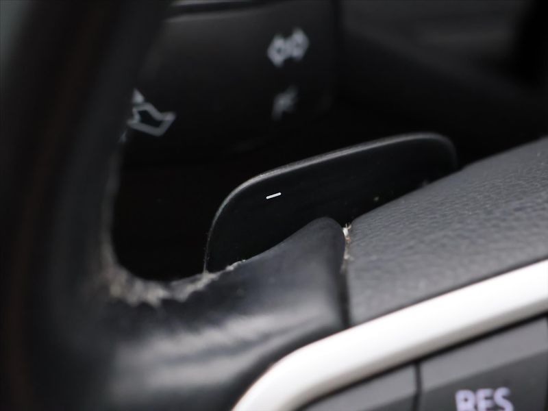 Volkswagen Passat 2,0 TDI 110kW DSG Elegance - fotka 17 z 34