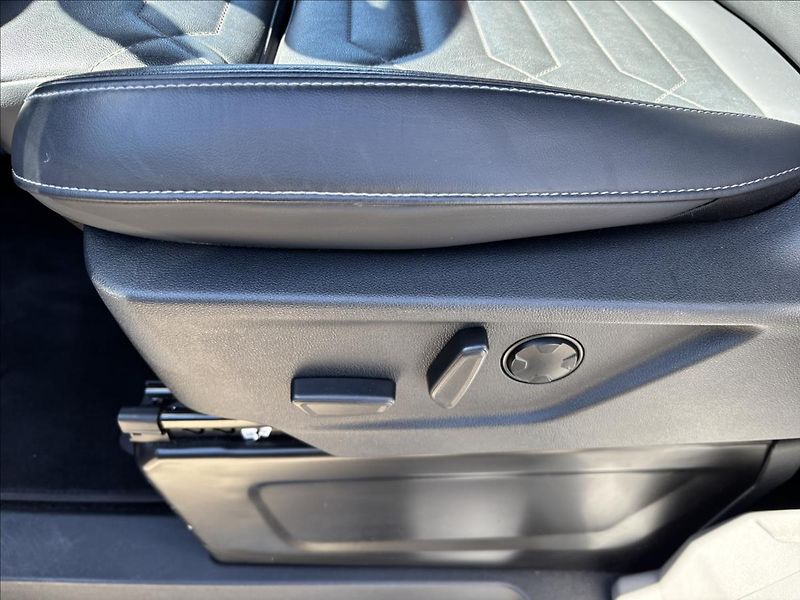 Ford Tourneo Custom 2,0 EcoBlue 125kW TitaniumX L1 - fotka 28 z 44