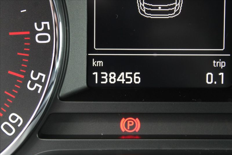Škoda Octavia 1,6 TDI  TAŽNÉ,JOY - fotka 9 z 27