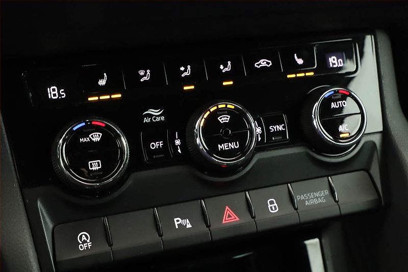 Škoda Karoq (2022) Sportline 2.0 TDI - fotka 16 z 20