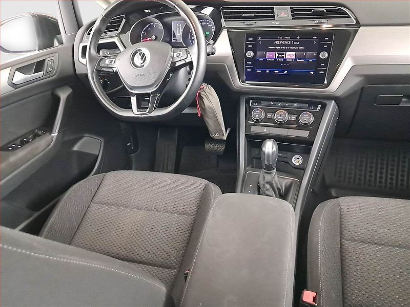 Volkswagen Touran (2020) 1.5 TSI - fotka 7 z 24