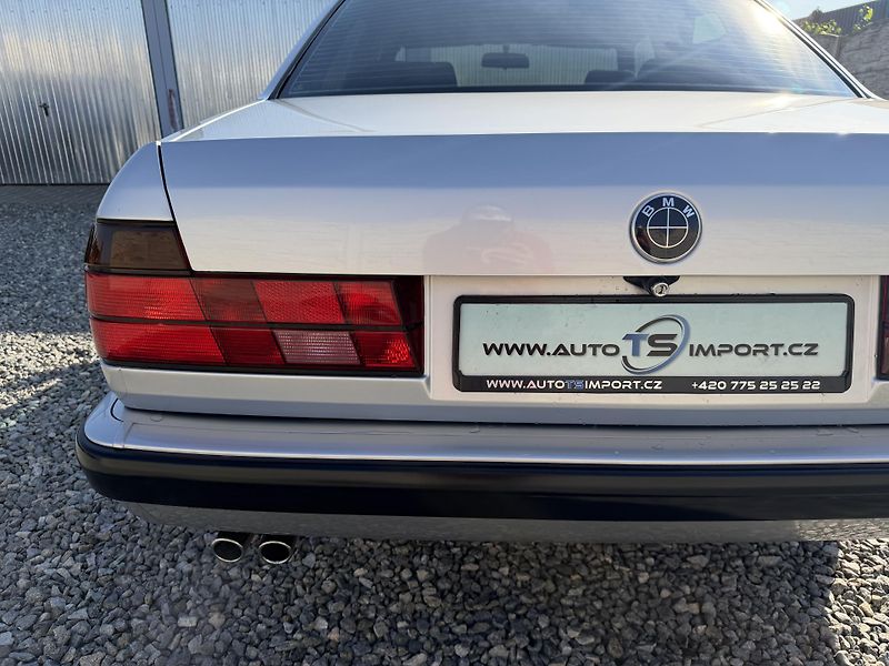 BMW Řada 7 730i 190PS SHADOWLINE EXTRA!!! - fotka 40 z 156