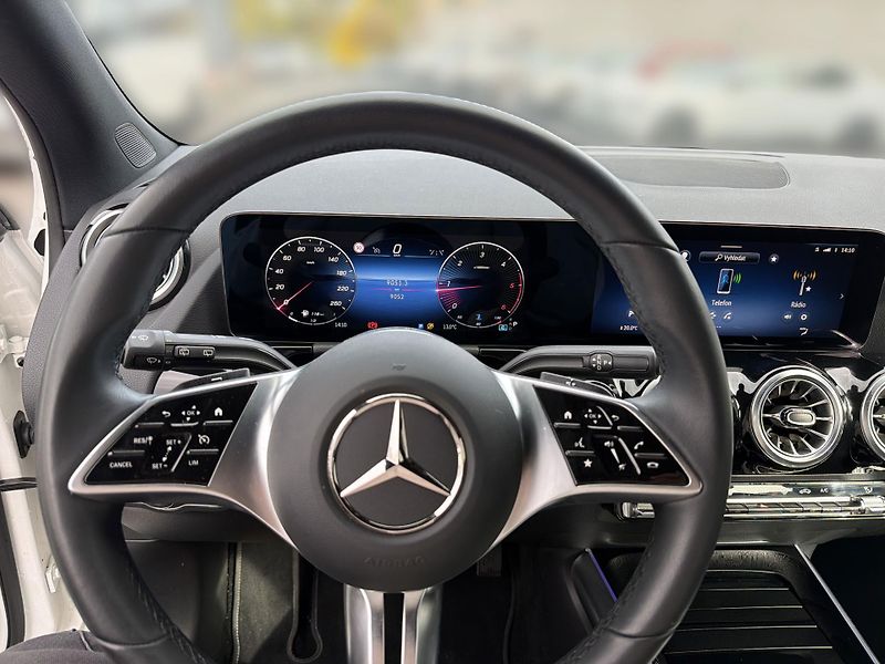 Mercedes-Benz GLA GLA 180D - fotka 10 z 16
