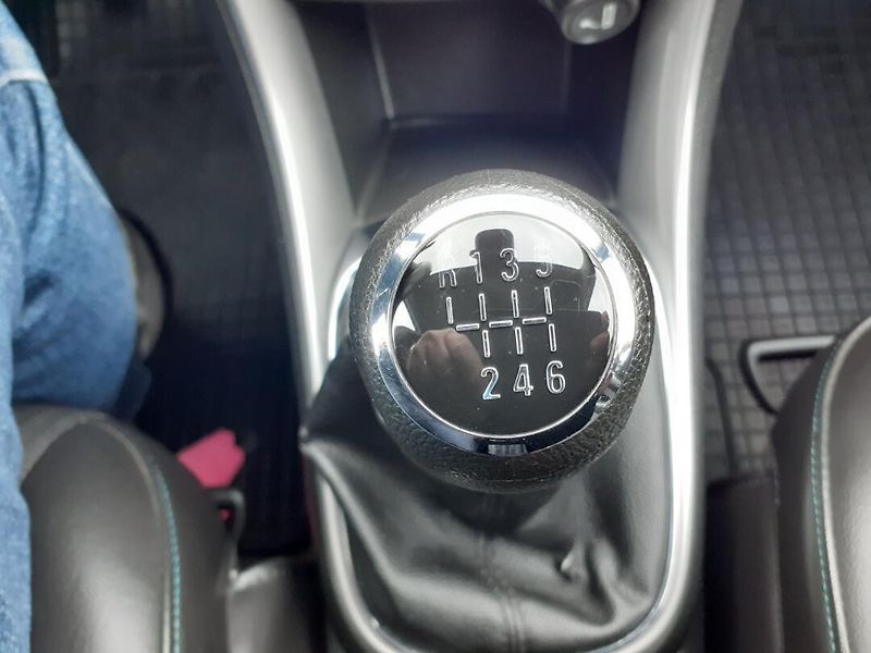 Chevrolet Trax (2013) 1.7 D 96Kw - fotka 17 z 25