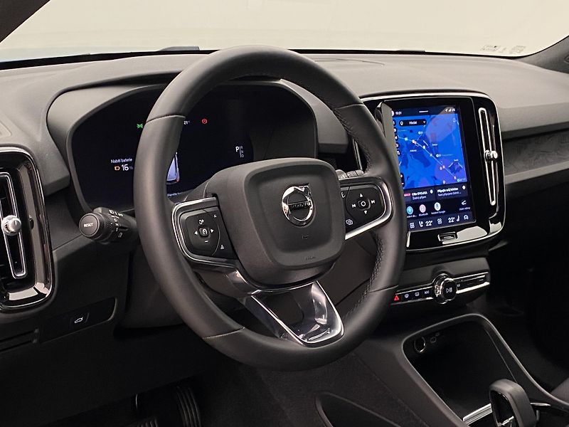 Volvo XC40 PURE ELECTRIC RECHARGE PLUS - fotka 18 z 55