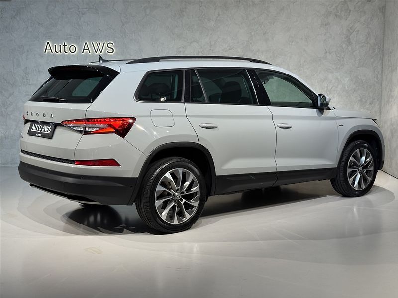 Škoda Kodiaq 2,0 TDi  DSG Clever LED Assist - fotka 8 z 48