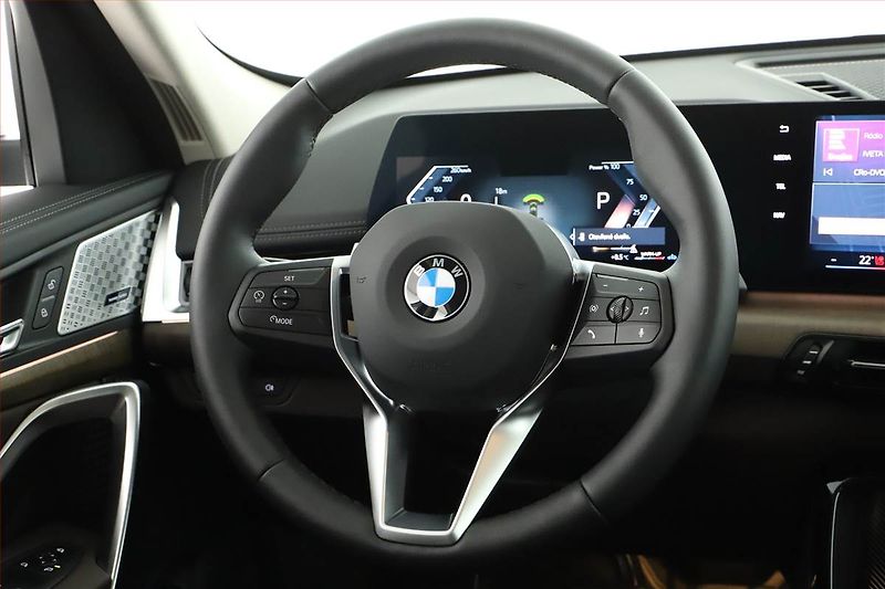 BMW X1 (2025) sDrive18i, XLine Edition - fotka 15 z 17