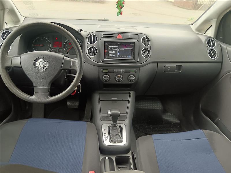 Volkswagen Golf Plus 1,9 TDi DSG  Comfortline - fotka 16 z 20