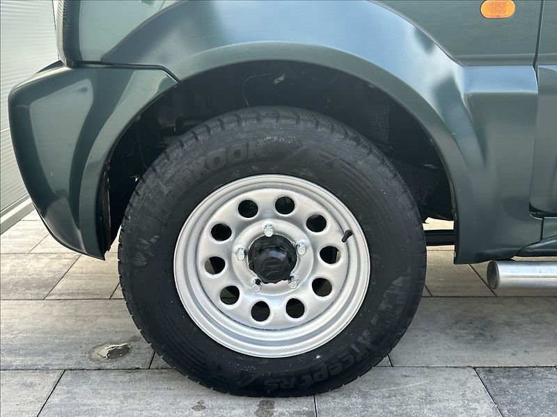 Suzuki Jimny 1,3 86PS  Club Ranger 4x4 - fotka 35 z 46