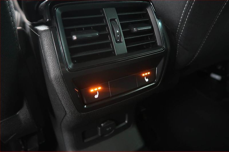 Škoda Karoq (2024) Sportline 1.5 TSI - fotka 18 z 19