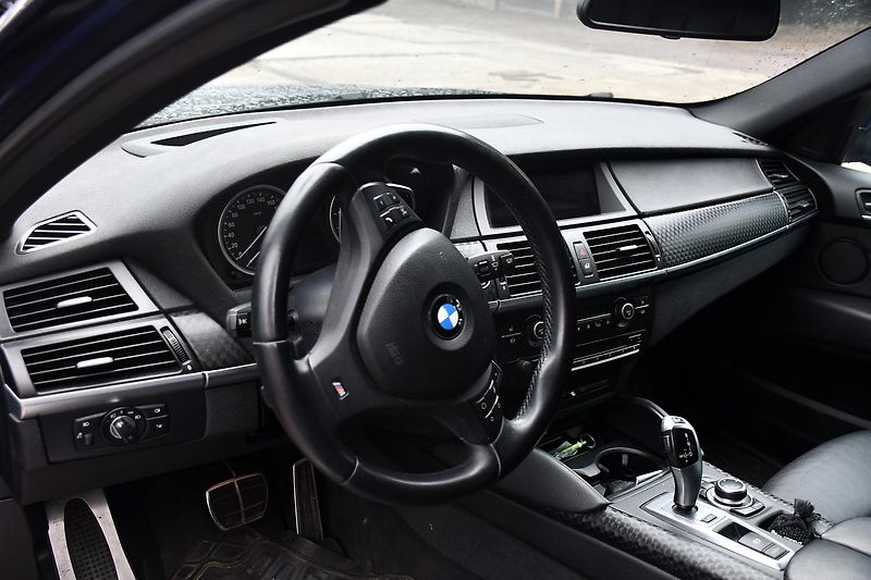 BMW X6 xDrive40d - fotka 9 z 9
