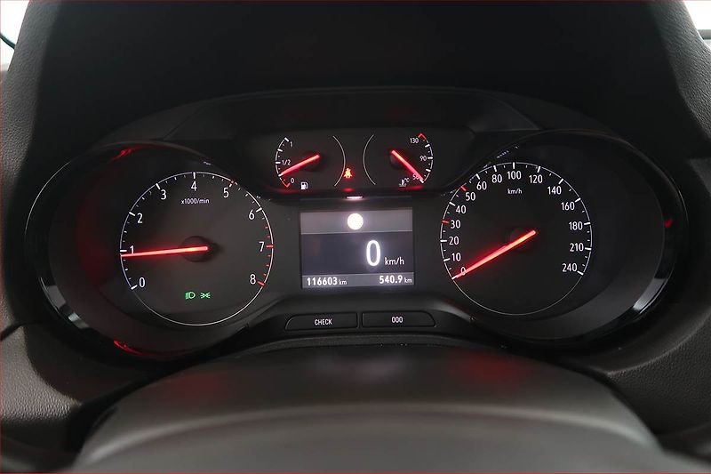 Opel Grandland X (2020) 1.2 Turbo, ČR,1.maj, Tempomat - fotka 11 z 17