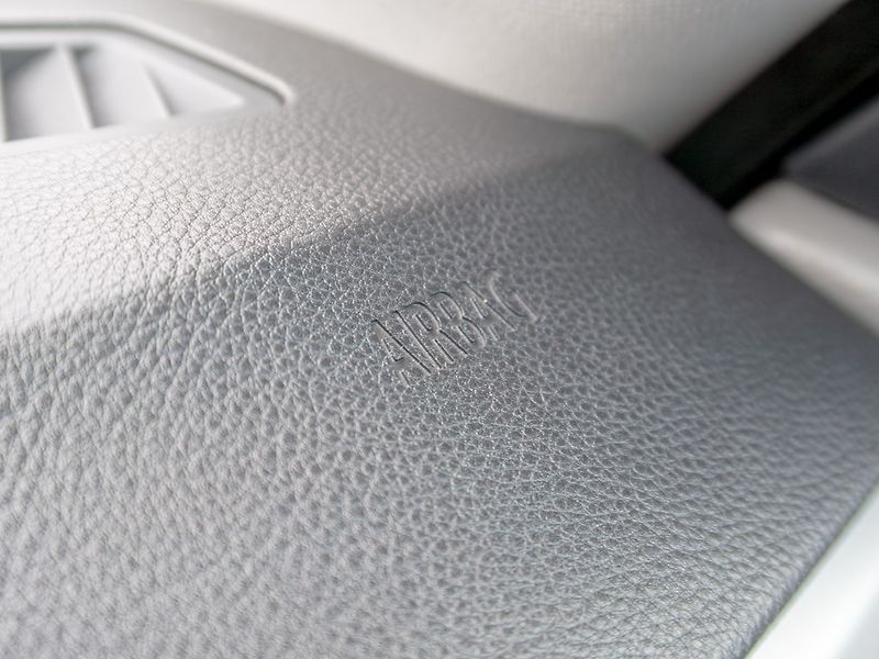 BMW Řada 3 (2009) 320I 125KW man – PĚKNÝ - fotka 29 z 42