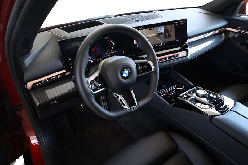 BMW Řada 5 540d xDrive Sedan - fotka 2 z 27