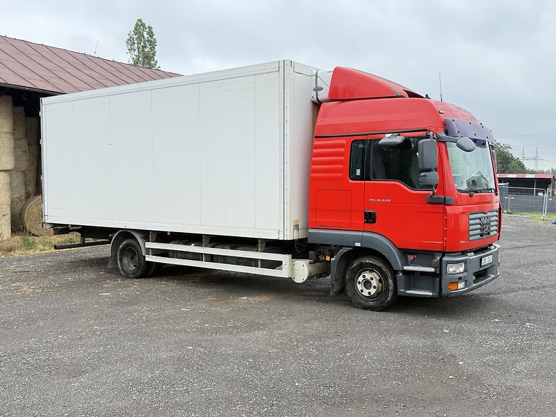 MAN TGL (2007) 12.240 CARRIER XARIOS 600 - fotka 8 z 16