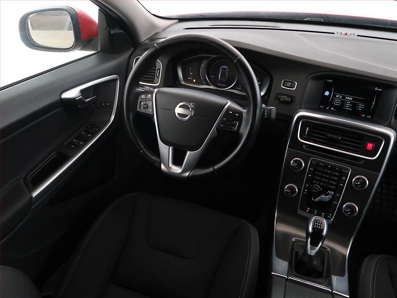 Volvo S60 (2014) D4 Polestar, Xenony, Tempomat - fotka 7 z 19