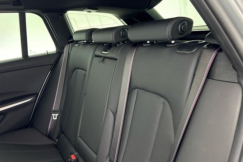 BMW Řada 3 řady 3 | 320d xDrive - fotka 27 z 27