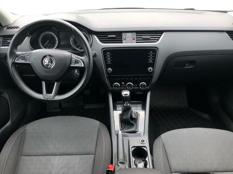 Škoda Octavia COMBI 1.6 TDi STYLE - fotka 5 z 30