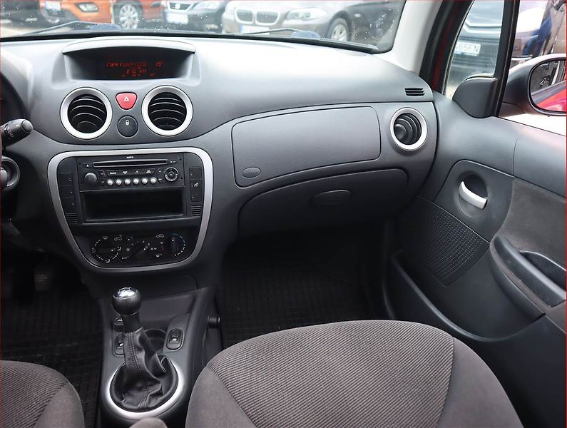 Citroën C3 (2008) 1.4 i, nová STK, servisované - fotka 8 z 14
