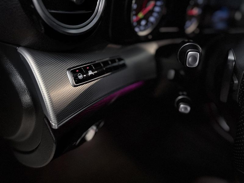 Mercedes-Benz Třídy E (2018) 220D,TOP ,TZ, adaptivní tempo - fotka 22 z 34