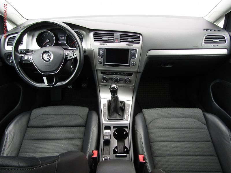 Volkswagen Golf (2016) 1.4TSI, ČR - fotka 8 z 17