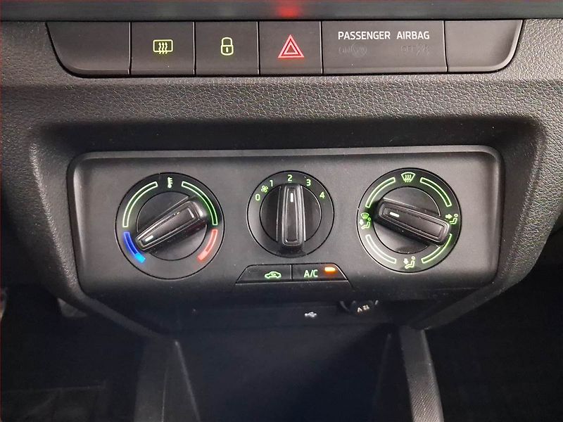 Škoda Fabia (2019) 1.0 TSI, Serv.kniha, Tempomat - fotka 18 z 18