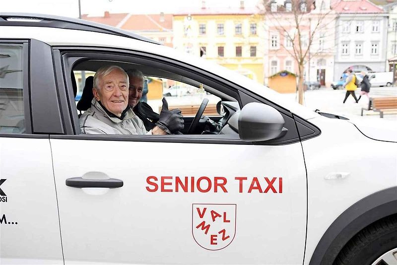 Od ledna 2018 jezdí Taxík Maxík v severočeském Mostě.