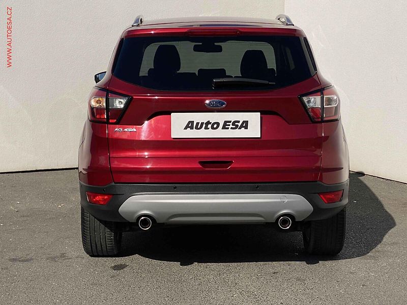Ford Kuga (2018) 2.0 TDCi 4x4, Titanium, navi - fotka 5 z 18