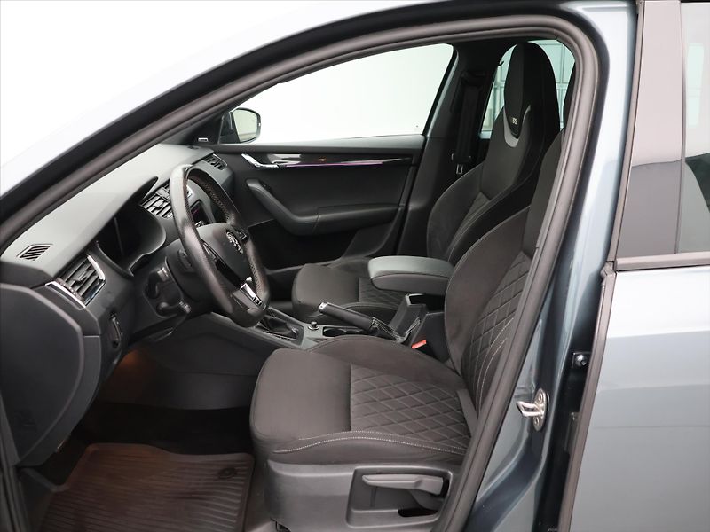 Škoda Octavia 2,0 TSI DSG RS245 LED Panorama - fotka 10 z 28