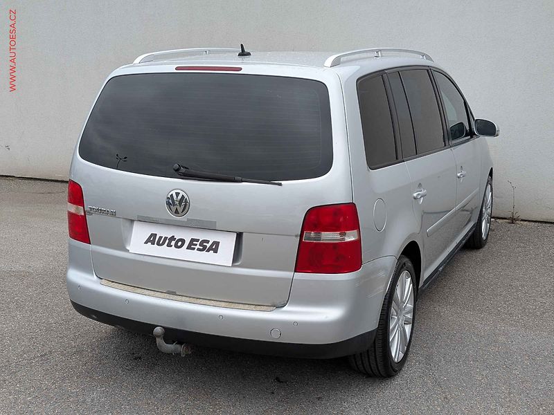 Volkswagen Touran (2006) 2.0TDi, DSG - fotka 4 z 13