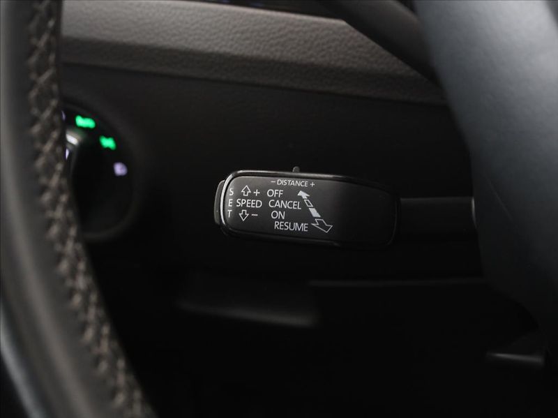 Škoda Superb 2,0 TDi 140kW Laurin & Klement - fotka 24 z 32