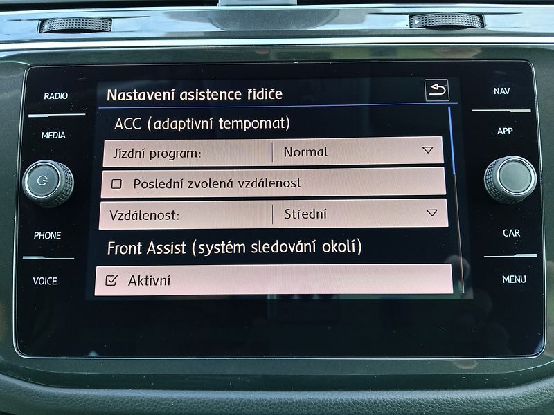 Volkswagen Tiguan (2018) 1.4 TSI 110kW! Sound! Tažné! - fotka 29 z 35