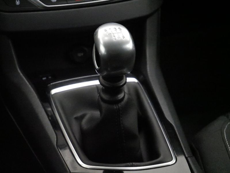 Peugeot 308 - fotka 27 z 30