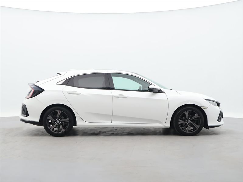 Honda Civic 1,0 VTEC 93kW Executive - fotka 8 z 27