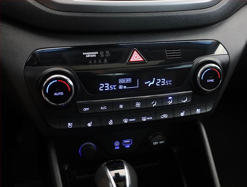 Hyundai Tucson (2017) Premium 2.0 CRDi, 4X4 - fotka 11 z 21