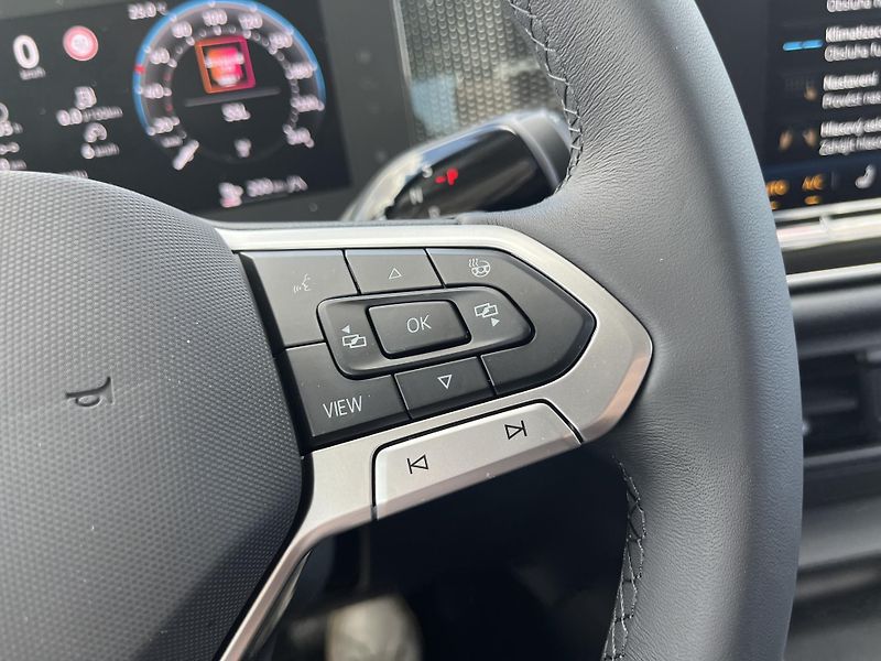 Volkswagen Tiguan People 1,5 TSI 150 kW eHybrid - fotka 14 z 24