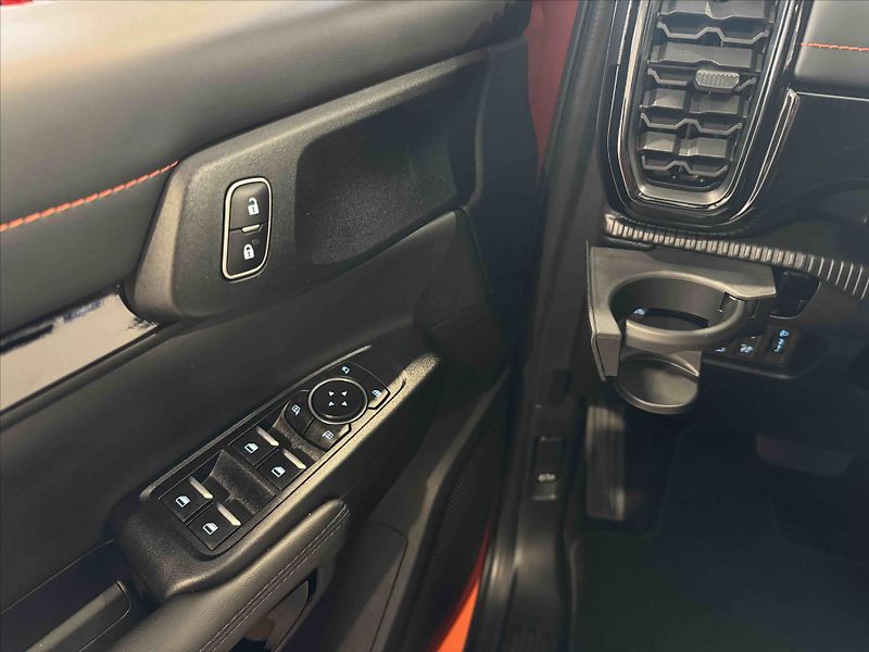 Ford Ranger (2026) 2,3 EcoBoost PHEV 205 kW 10 st - fotka 16 z 20