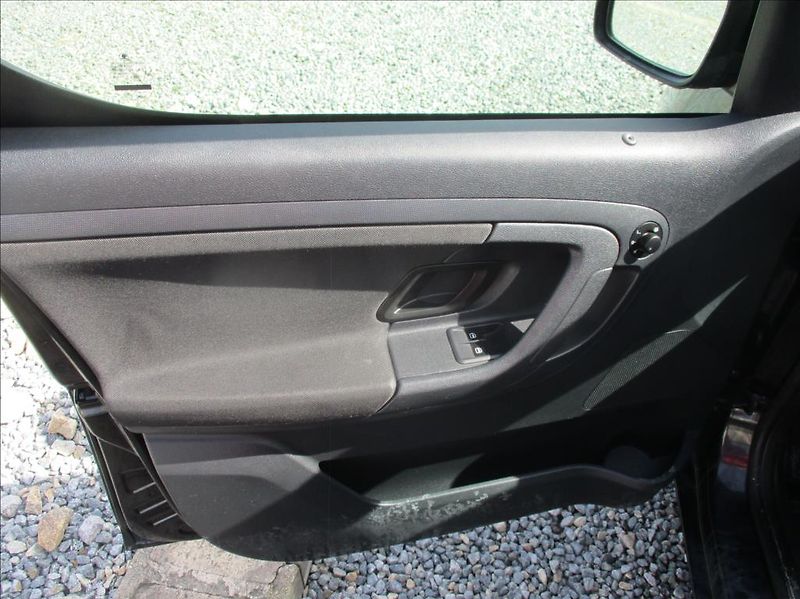 Škoda Roomster 1,2 TSi, Style, klima, servis, - fotka 12 z 27