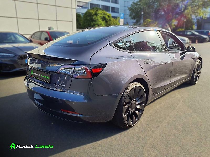 Tesla Model 3 (2023) Performance Dual Motor AWD - fotka 4 z 11