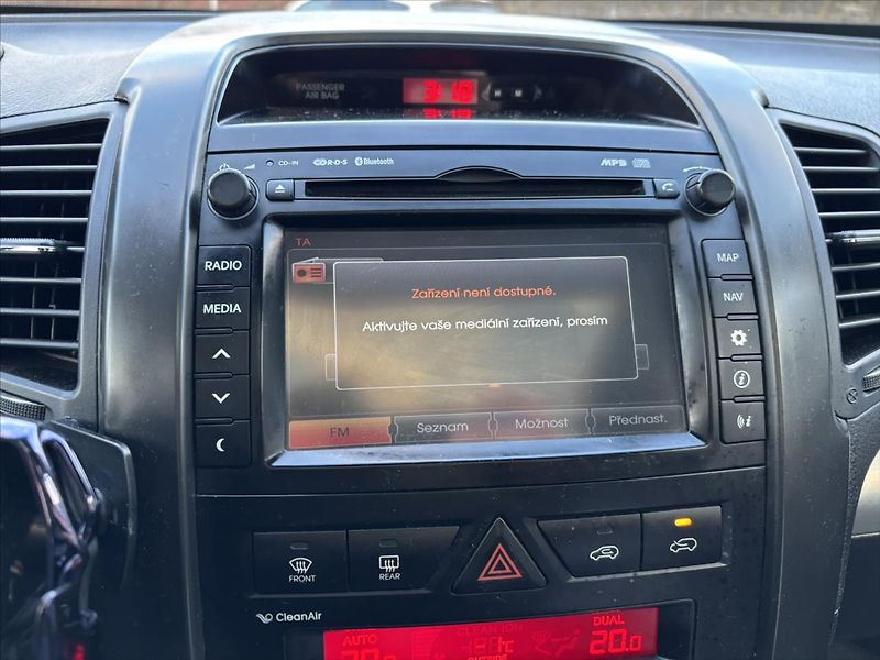 Kia Sorento 2,2 CRDi AT 4x4 Premium PANORA - fotka 20 z 38
