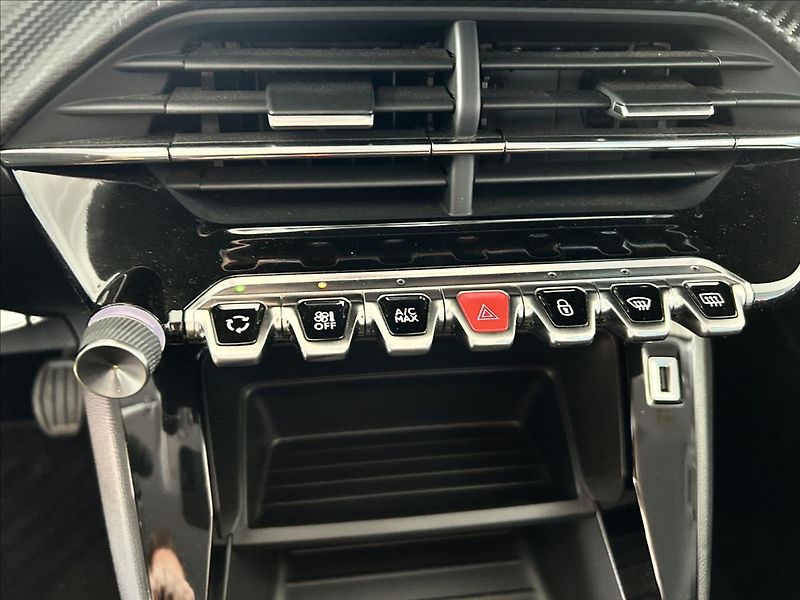 Peugeot 208 1,2   PureTech,PŮVOD ČR - fotka 18 z 23