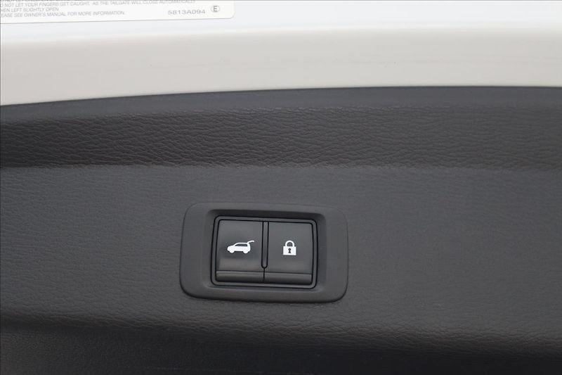 Mitsubishi Outlander 2,4 PHEV, 7míst, Tažné - fotka 48 z 56