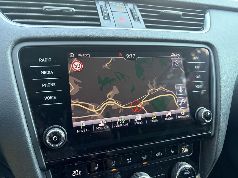 Škoda Octavia 1.5TSI TAŽNÉ - fotka 28 z 45