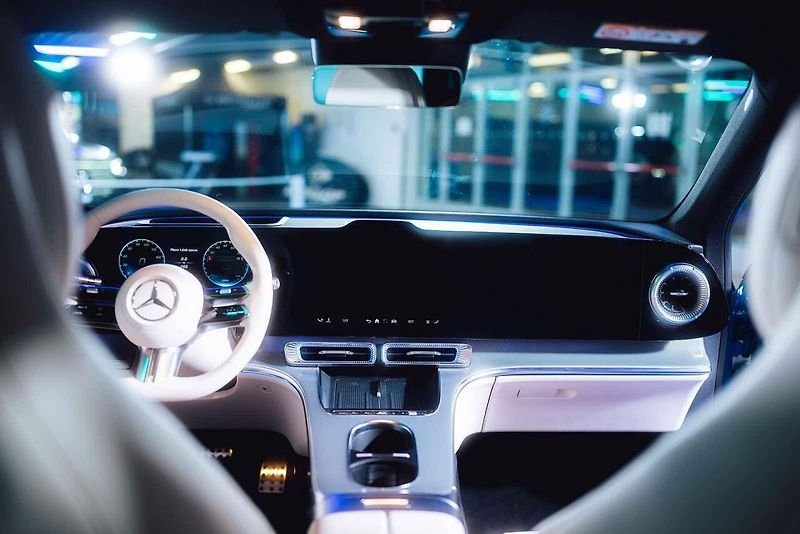 Mercedes-Benz letos odstartoval novou éru jako globální partner ženského tenisu (WTA). Své ambice v tomto sportu nyní potvrzuje i v České republice, kde v rámci ostravského turnaje představuje dvě klíčové novinky: novou generaci modelů GLB a GLC.