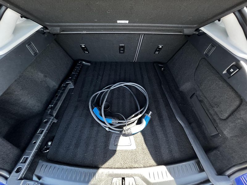 Jaguar I-Pace EV400 AWD S 90kWh SOH 92% - fotka 23 z 27