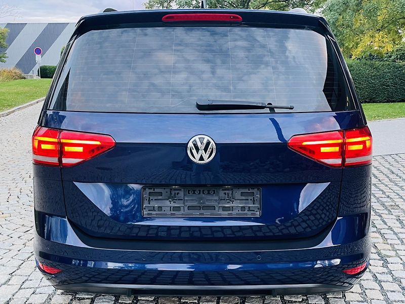 Volkswagen Touran 1.6TDI AUT SERVISKA 7MÍST LED  - fotka 15 z 42