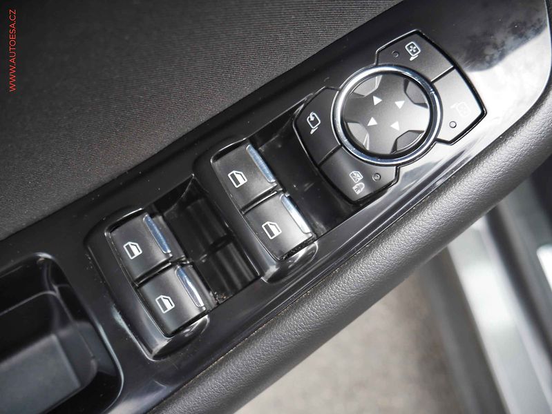 Ford S-MAX (2016) 2.0TDCi, 1.maj,ČR, AT, LED - fotka 14 z 22