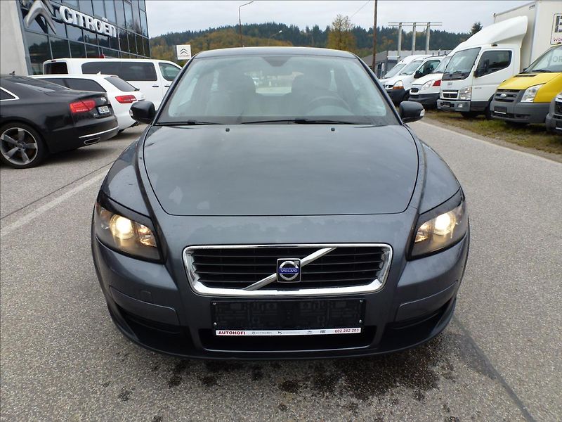 Volvo C30 2,0 i 16V Titanium Grey - fotka 4 z 62